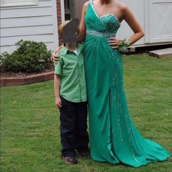 Prom dress/evening gown - Picture 1 of 4